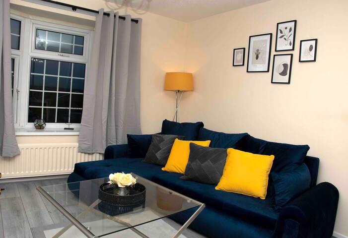 *Harmony's Home* 3-bedroom house in West Bromwich1