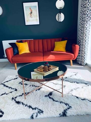 Luxury 2 Bedroom waterfront apartment with balcony2