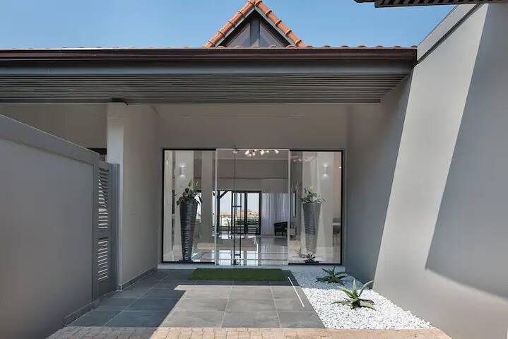 House of Tranquility Zimbali3