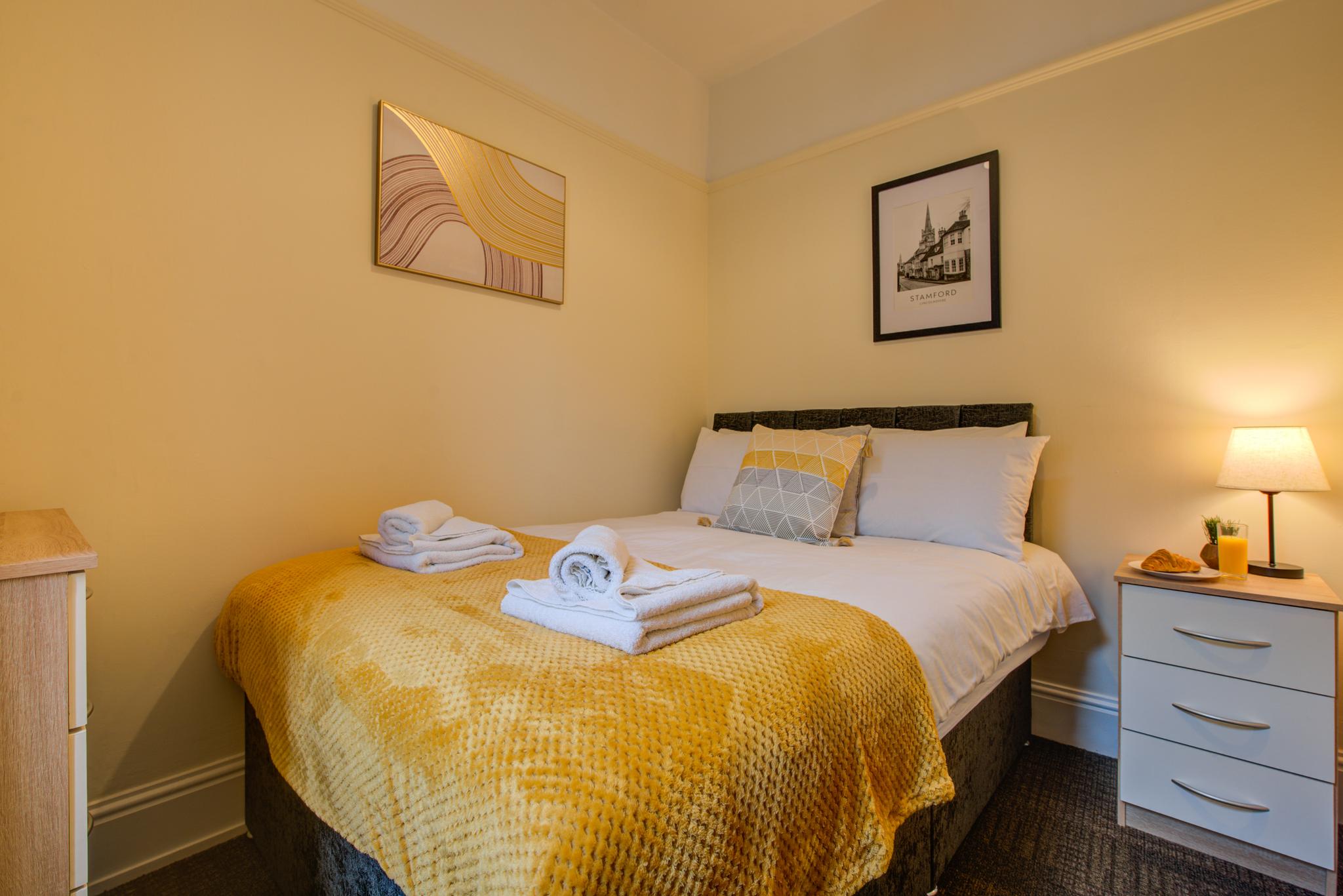 Studio Contractor Friendly Apartment