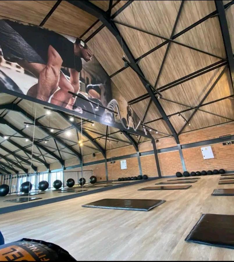 1 bedroom Luxurious Apartment in Sandton2