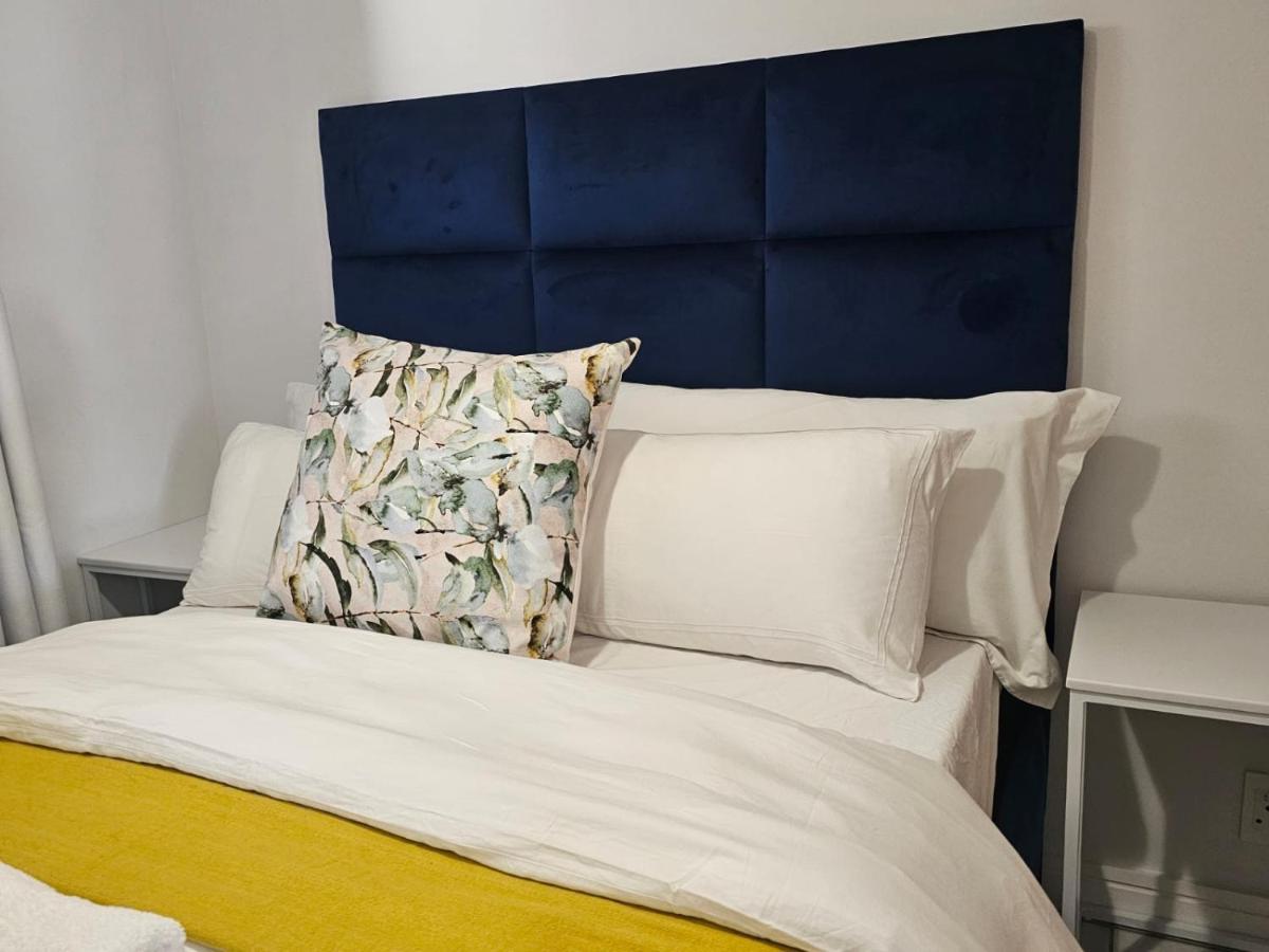 2 Bedroom apartment-Sandton6