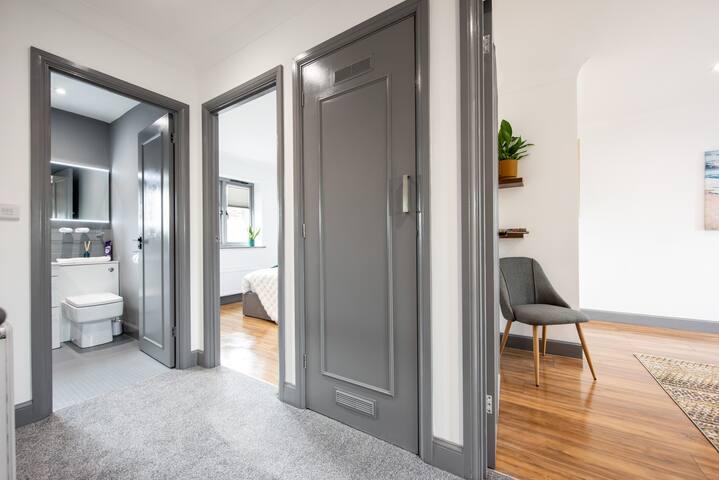 Colchester 3 Bedroom House, 2 Parking Spaces +WiFi6