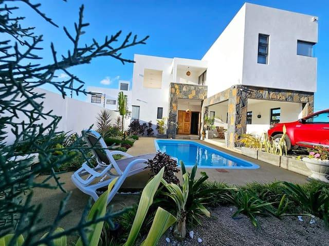 Spacious 4 Bed Villa - Grand Baie