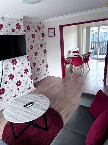 Luton Home, Near L&D - Free Netflix, Parking, Wifi5