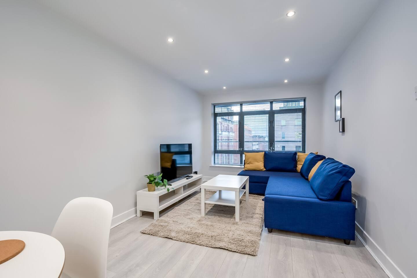 Belfast City apartment with free parking!