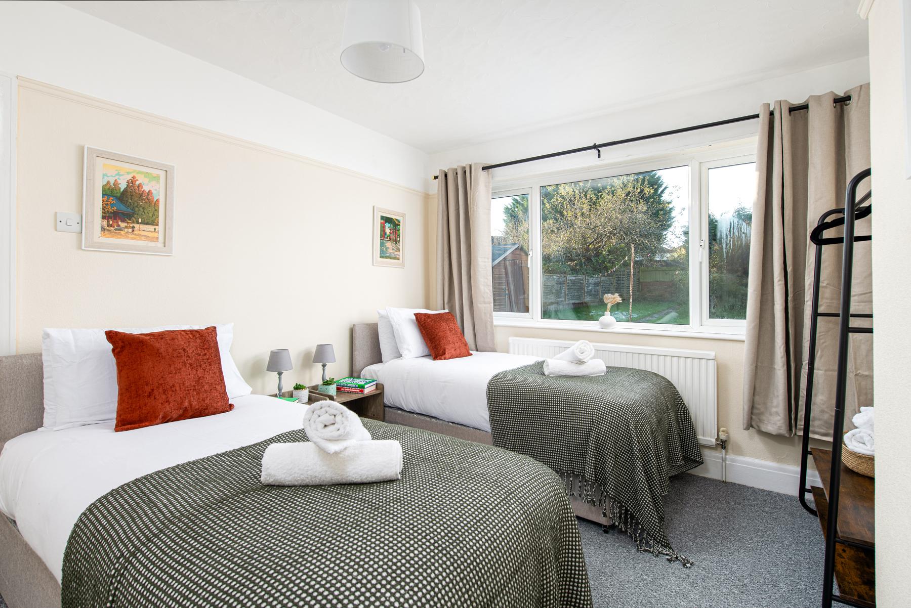 Business & Families Long Stays-4bed-Parking+Garden6