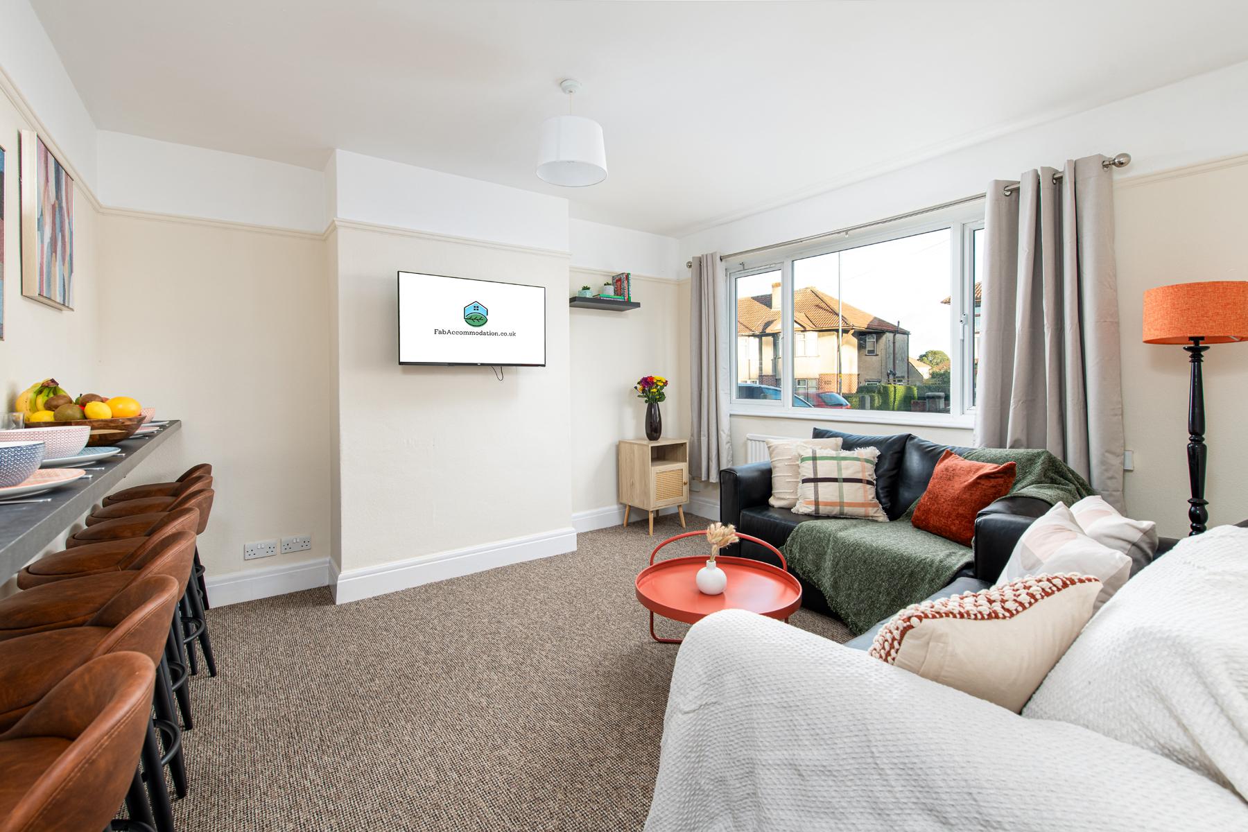 Business & Families Long Stays-4bed-Parking+Garden4