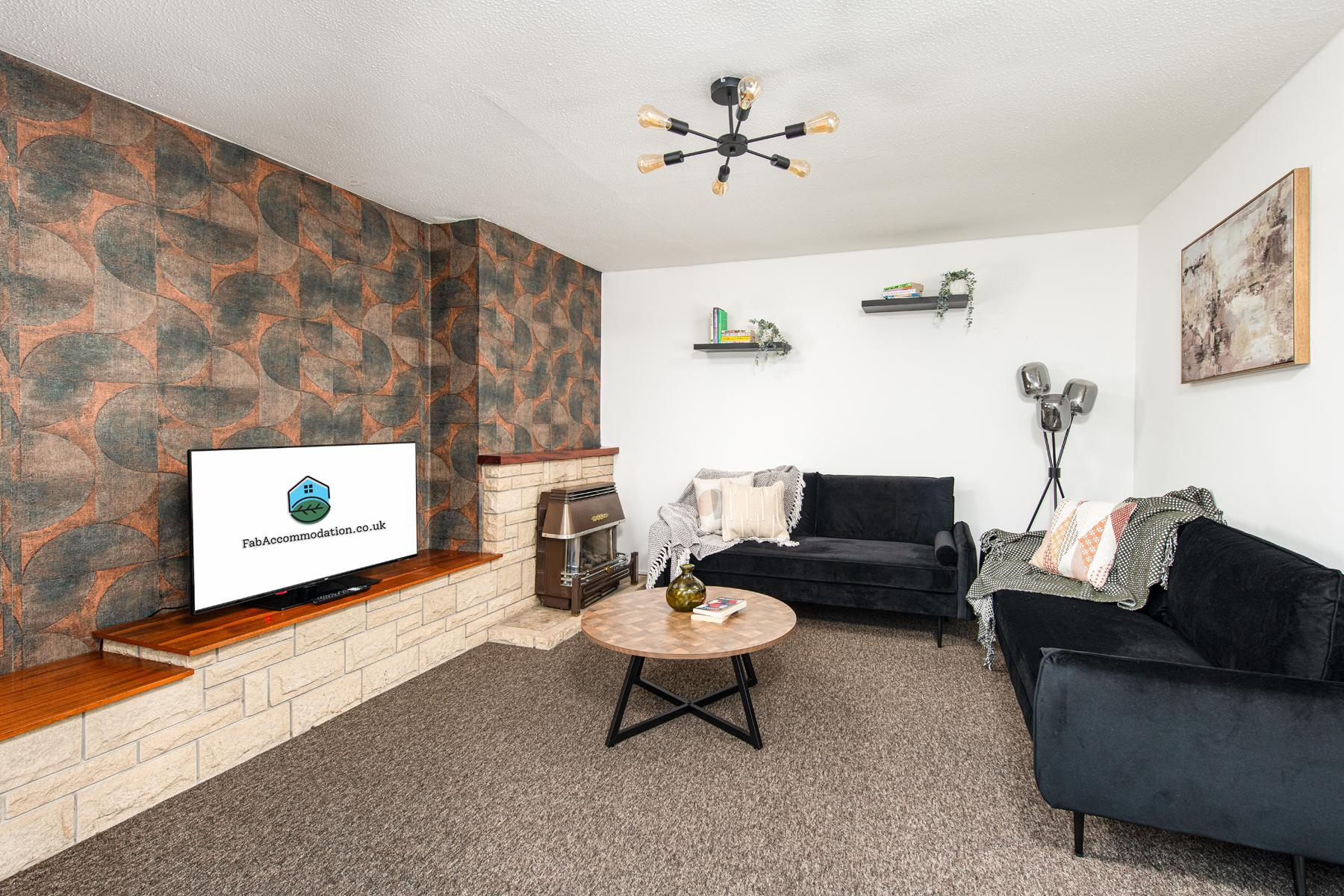 Business & Group Stays-Sleeps 9-Parking & Garden3