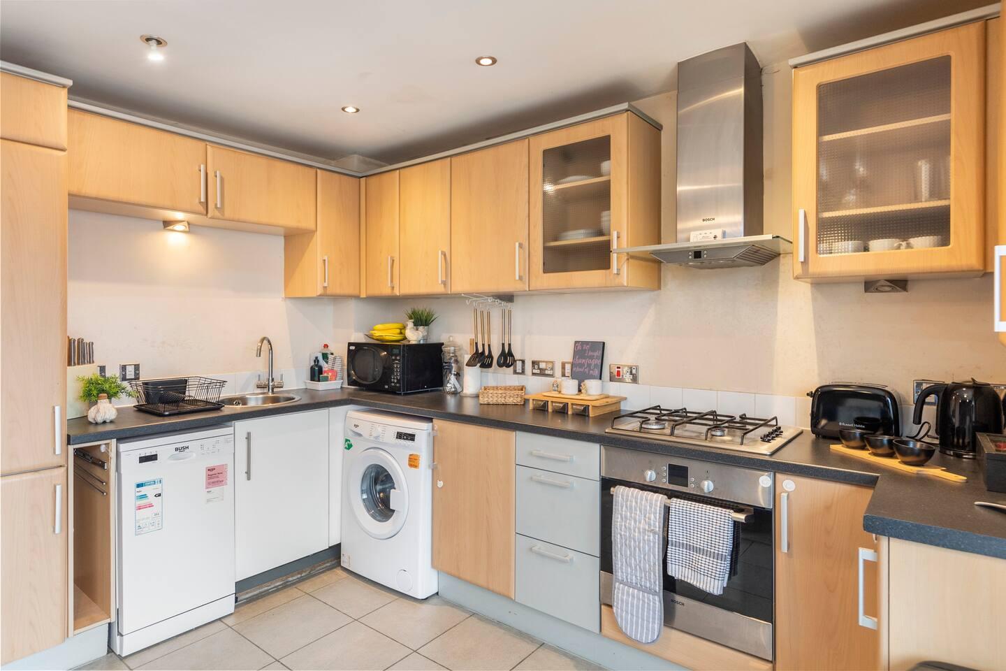 Ctr Swindon Free parking Perfect for Contractors4