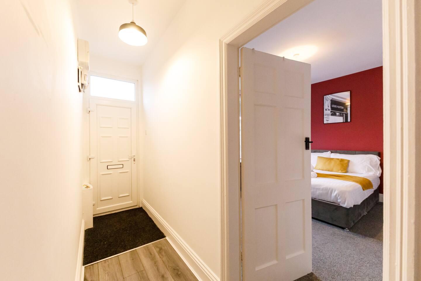 Bright 2Bed Flat FREE Parking3