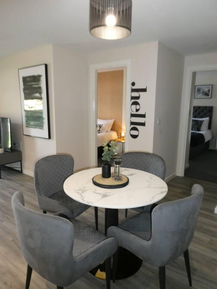 2 BED 2 BATH APT -Free Parking, Close to CITY CTRE