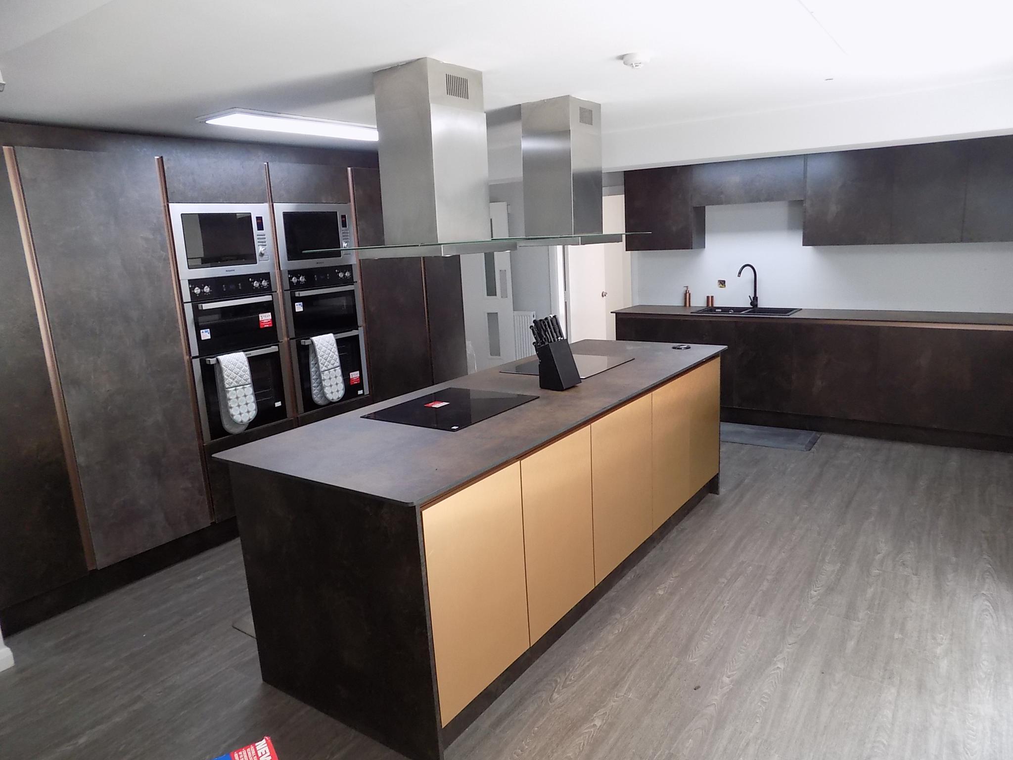 The Cadwaladr Direct. Caernarfon5