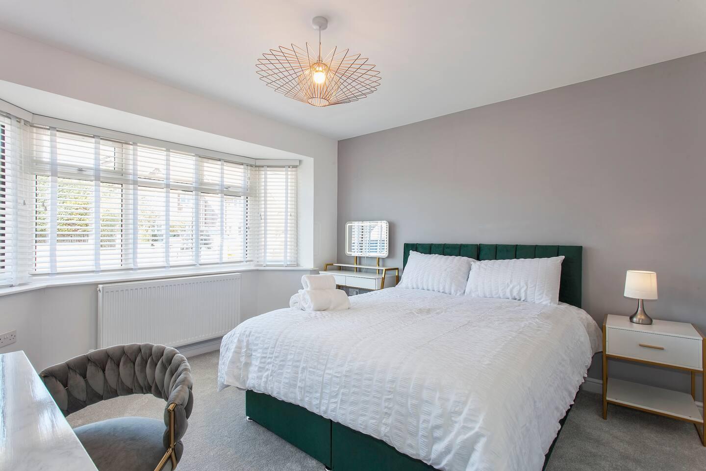 Free Parking| 15 Beds | Contractors & Large Groups2