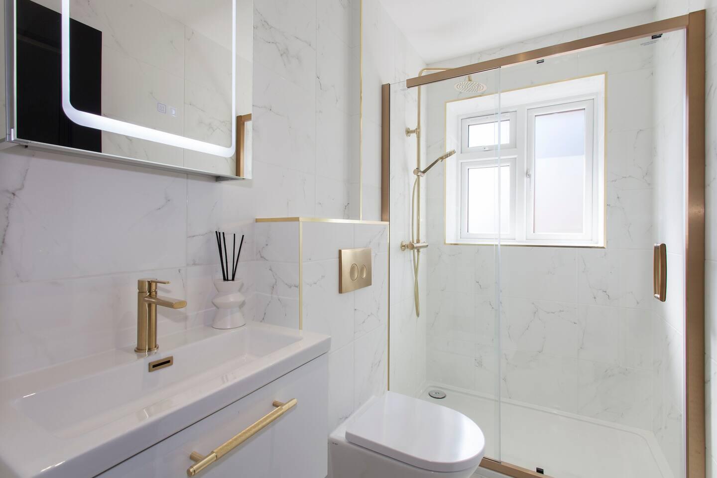 Free Parking| 15 Beds | Contractors & Large Groups5