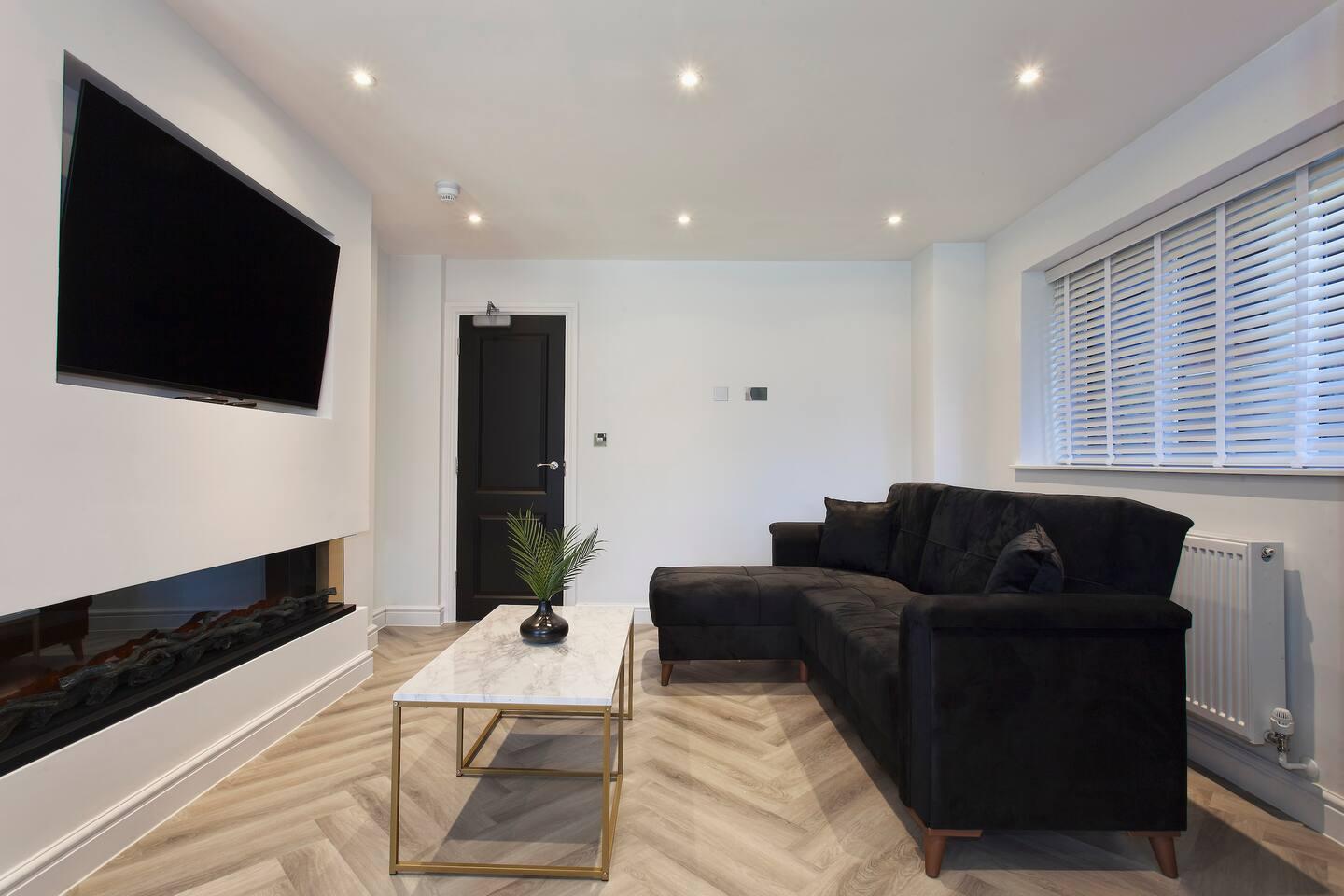 Free Parking| 15 Beds | Contractors & Large Groups6