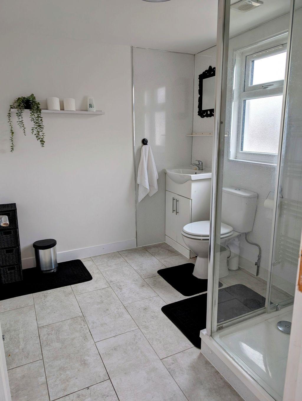 Cosy studio close to Heathrow Airport6