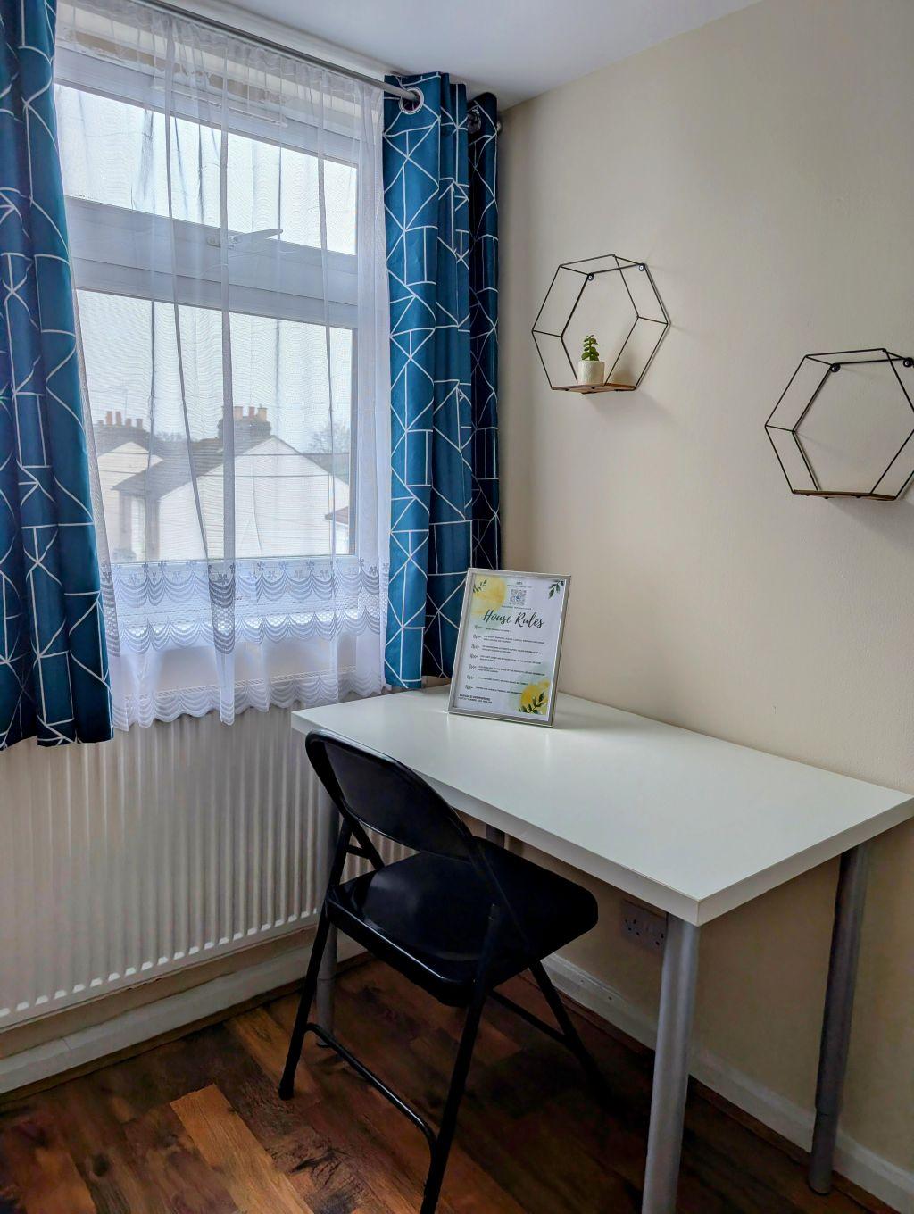 Cosy studio close to Heathrow Airport3
