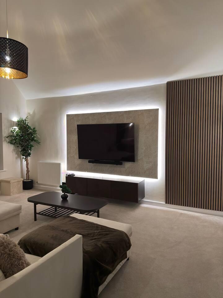 ORION - 4 bed central house2