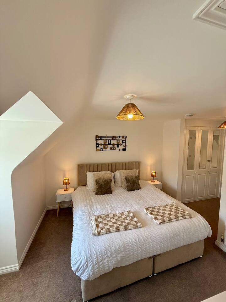 "The Lakes" 3 bed house CBS Arena,  NEC / BHX, M63