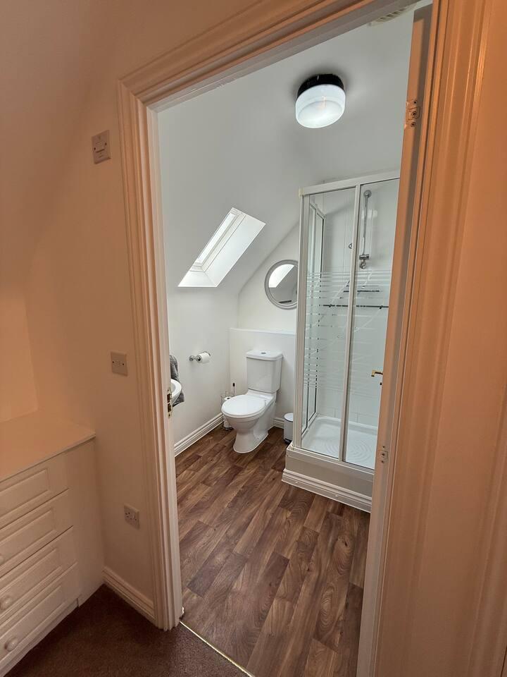 "The Lakes" 3 bed house CBS Arena,  NEC / BHX, M64