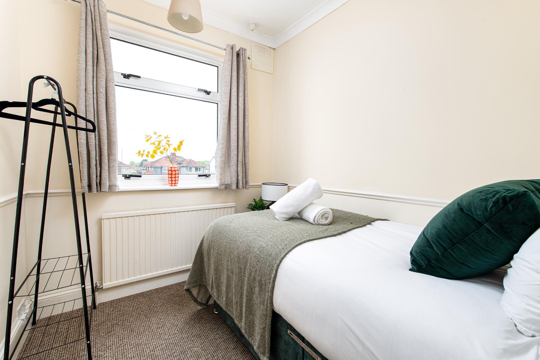 Business & Group Long Stays-Sleeps7-Parking+Garden4