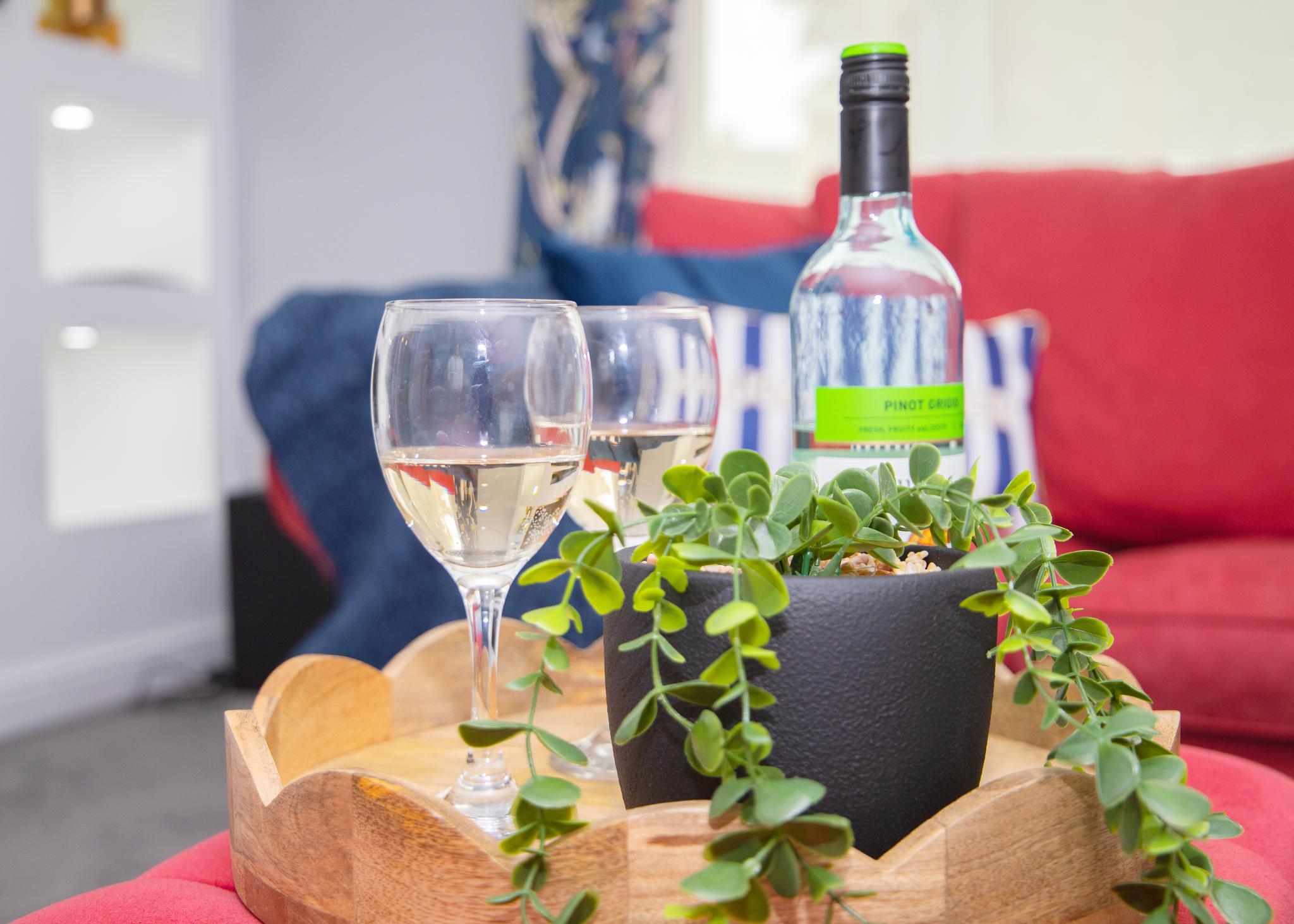 Large 3 Bed House - Free parking3