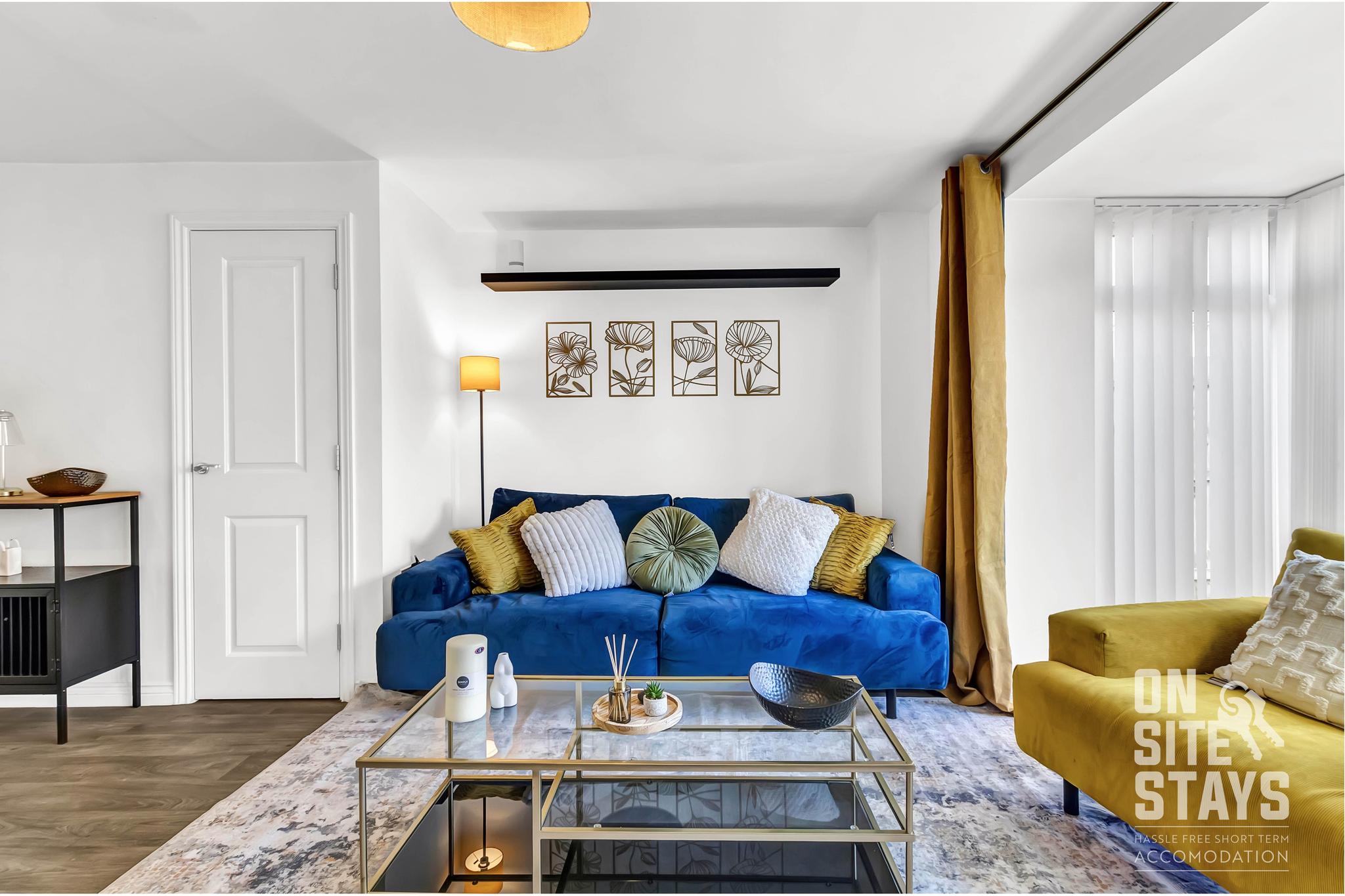 4Double Bed, 3.5 Bathrooms, Parking, Garden & Wifi