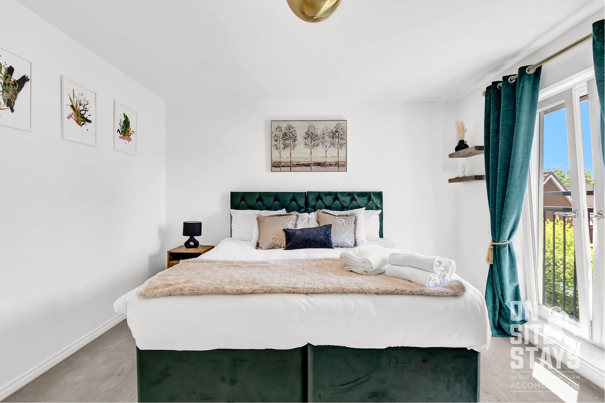 4Double Bed, 3.5 Bathrooms, Parking, Garden & Wifi5