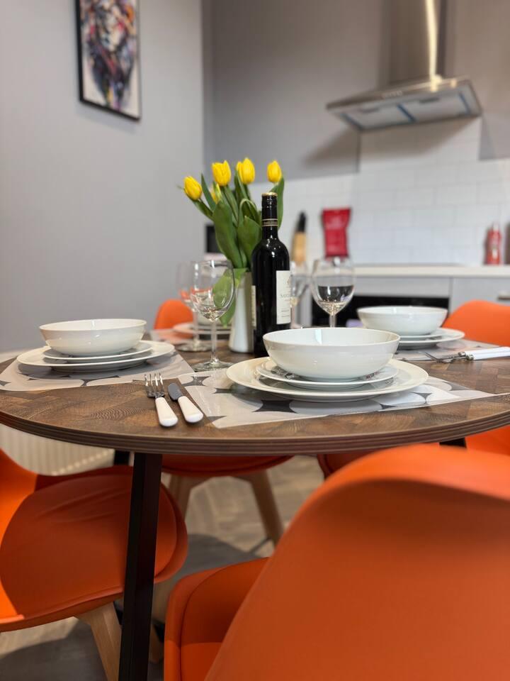 Huge 5 Bed | Secure Parking | Contractors welcome3