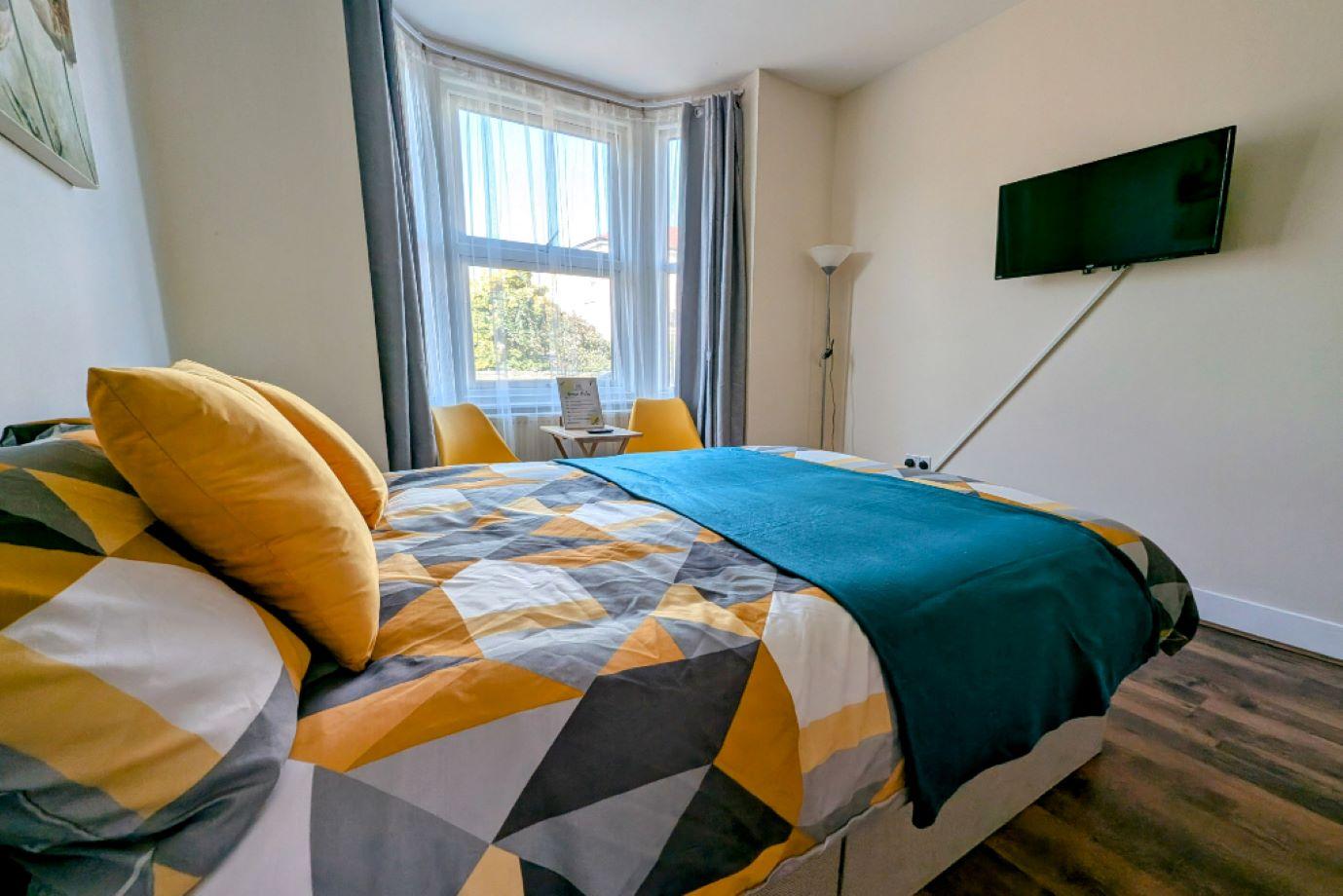 Spacious Studio with Private Kitchen and Bathroom4