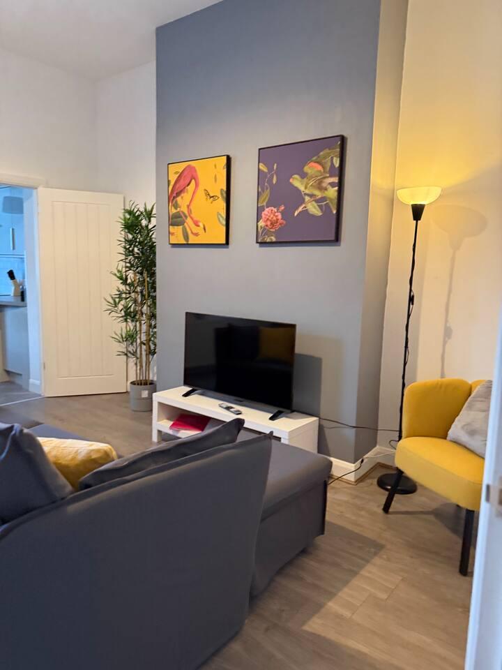 Spacious 4Bed - Next to Stadium