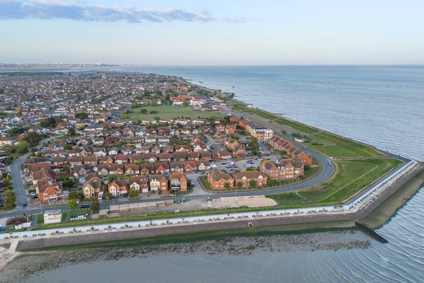 Large House Essex beach with Pool-Hot tub & Gym2