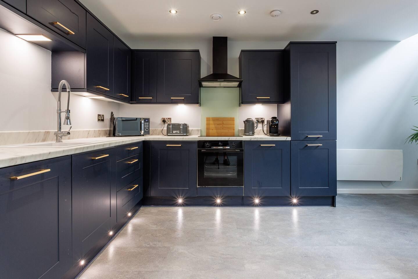 Stunning 2BR Duplex Near Centre2