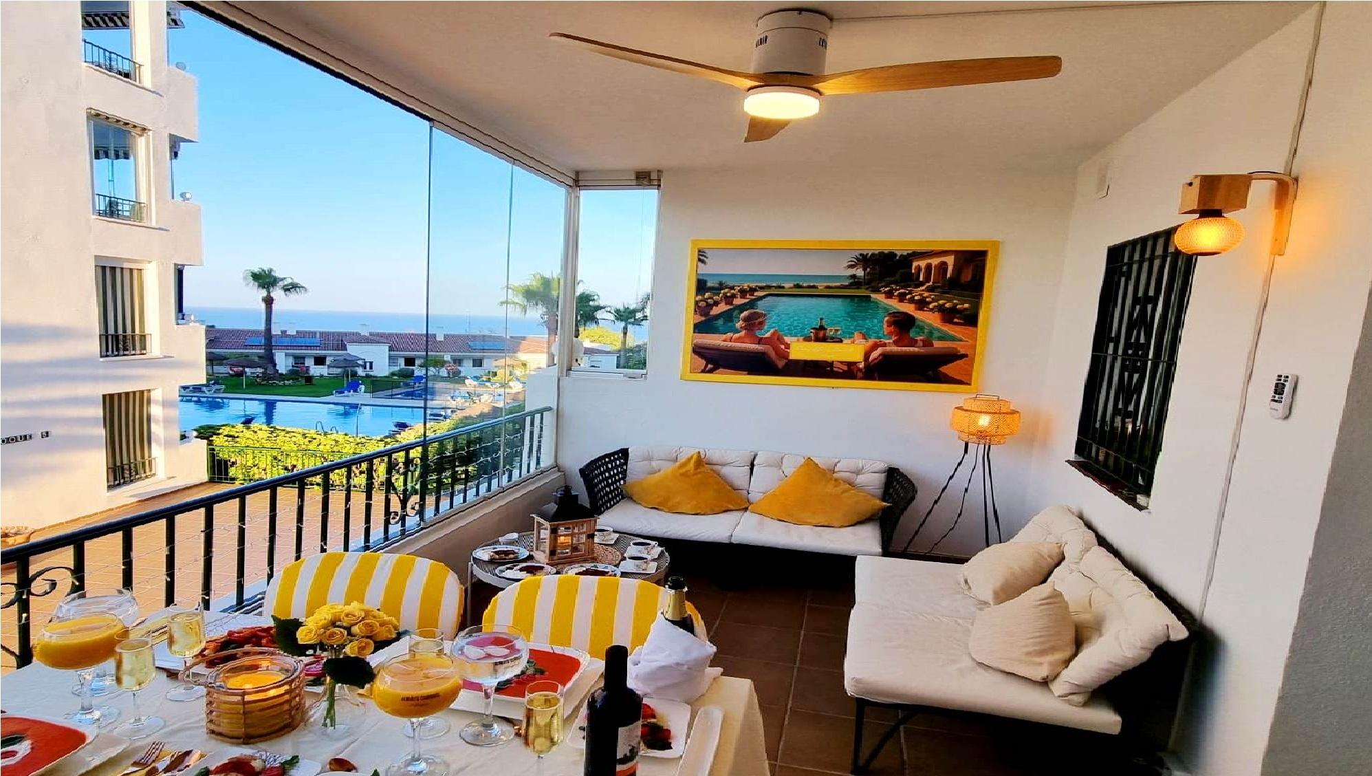 DiCaprio - Sea & Mountains View