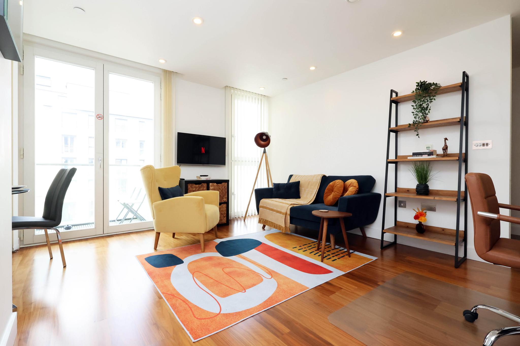 Central Apt-Parking-2Bed-2Bath-By FabAccommodation