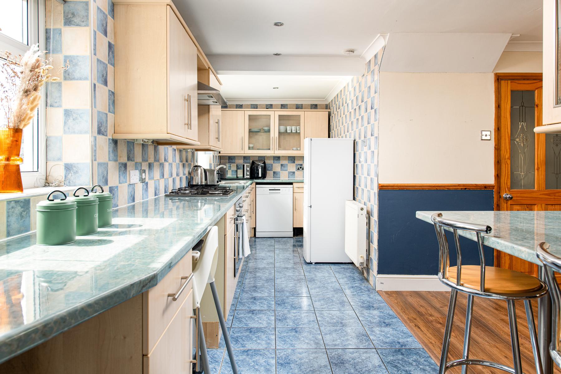 Business & Families-Spacious 4Bed-Private Parking4