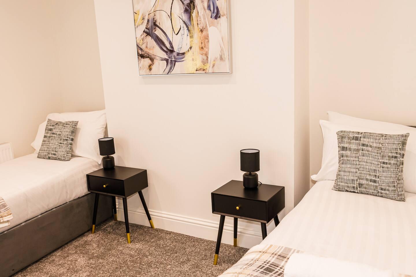 3BR Modern Stay + Wi-Fi/Parking3