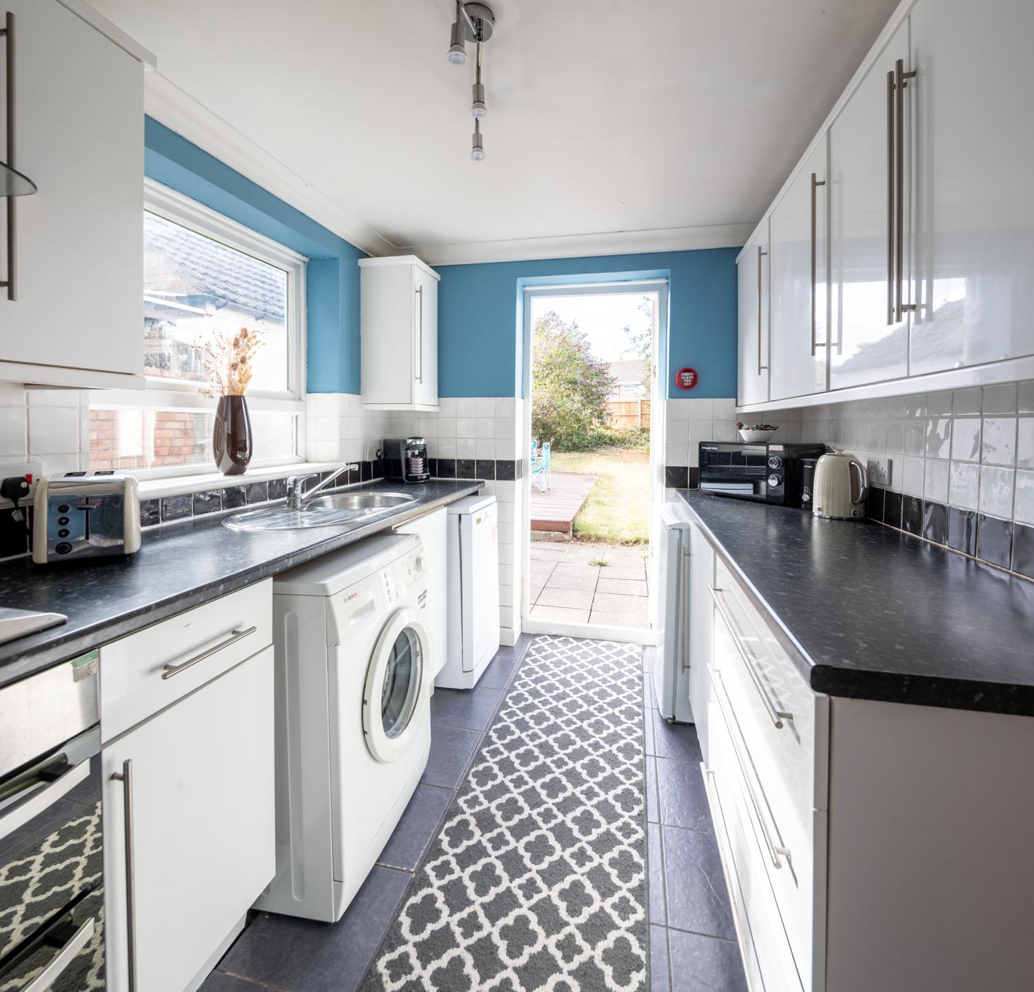 Business & Group Stays-3 Bed Home-Parking & Garden2
