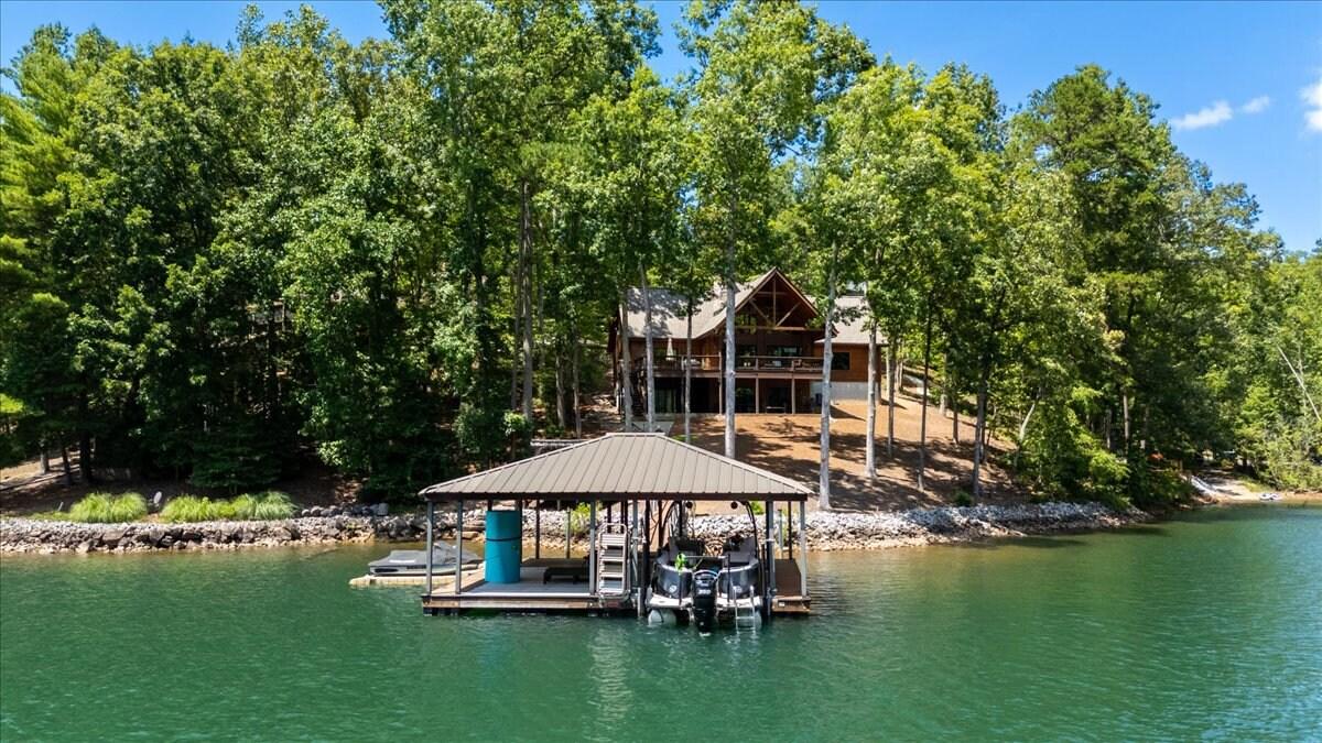 Cedar Cove on Lake Keowee!1