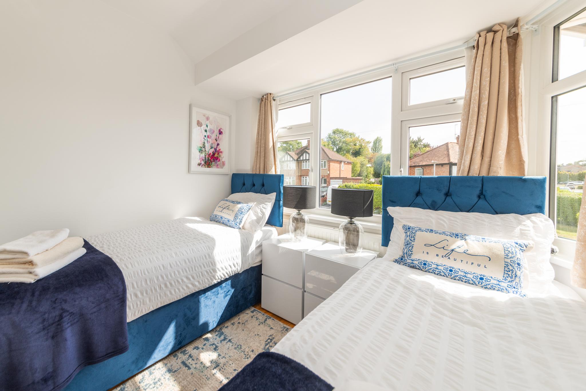 4 Beds | Free Parking | Fully Equipped Home