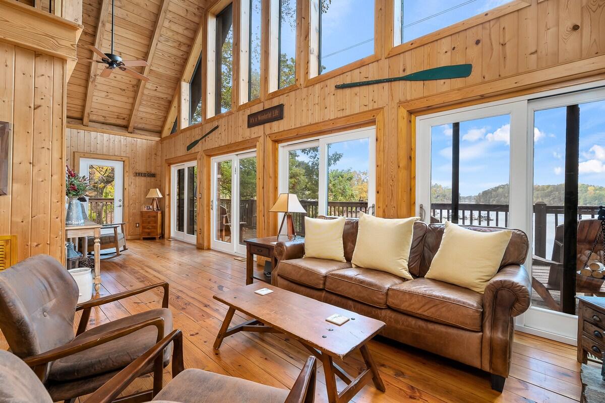 The Hangout at Lake Keowee with Hot Tub & Dock!5
