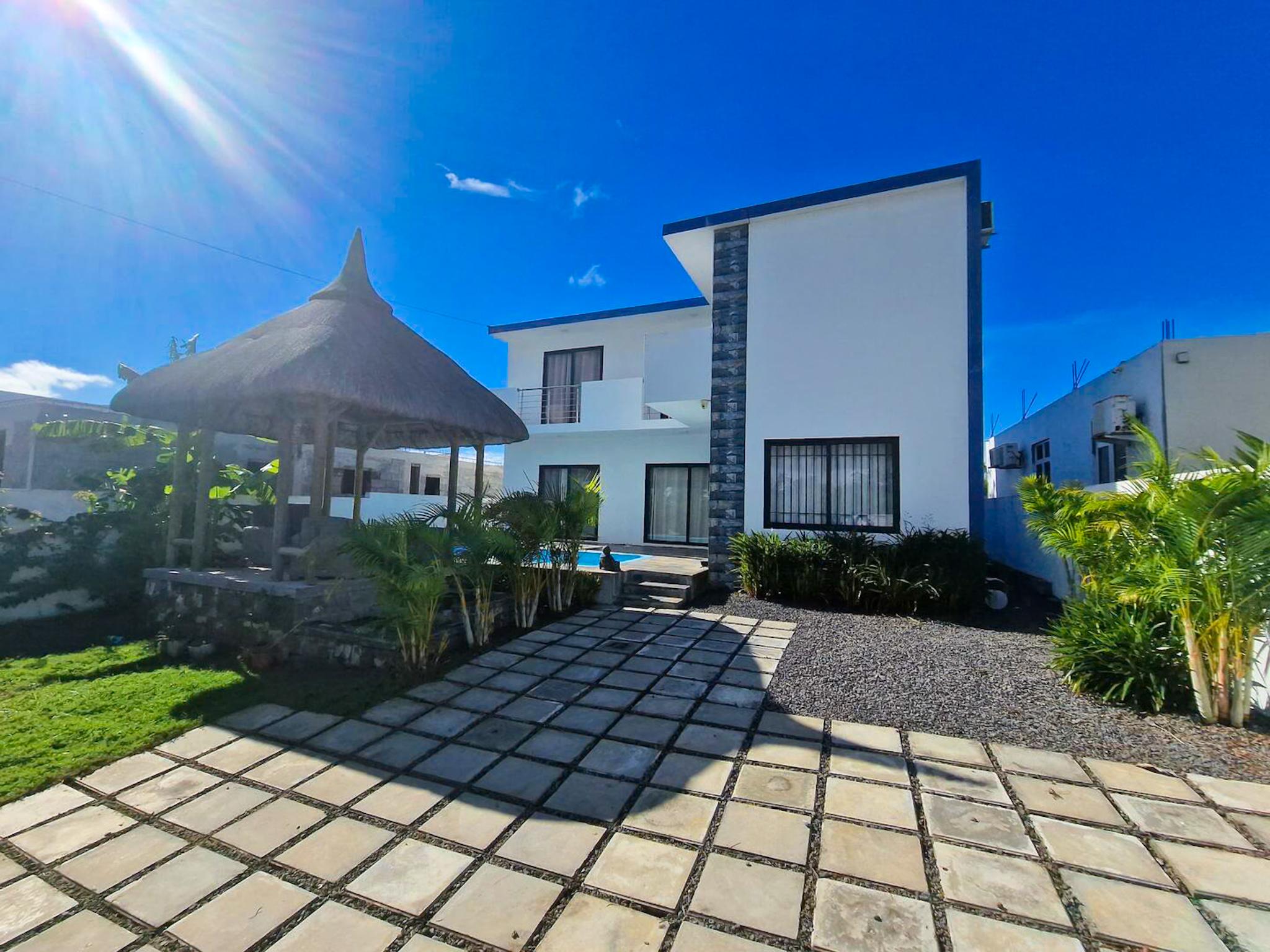 Spacious Villa with Private Pool & Garden - Ideal