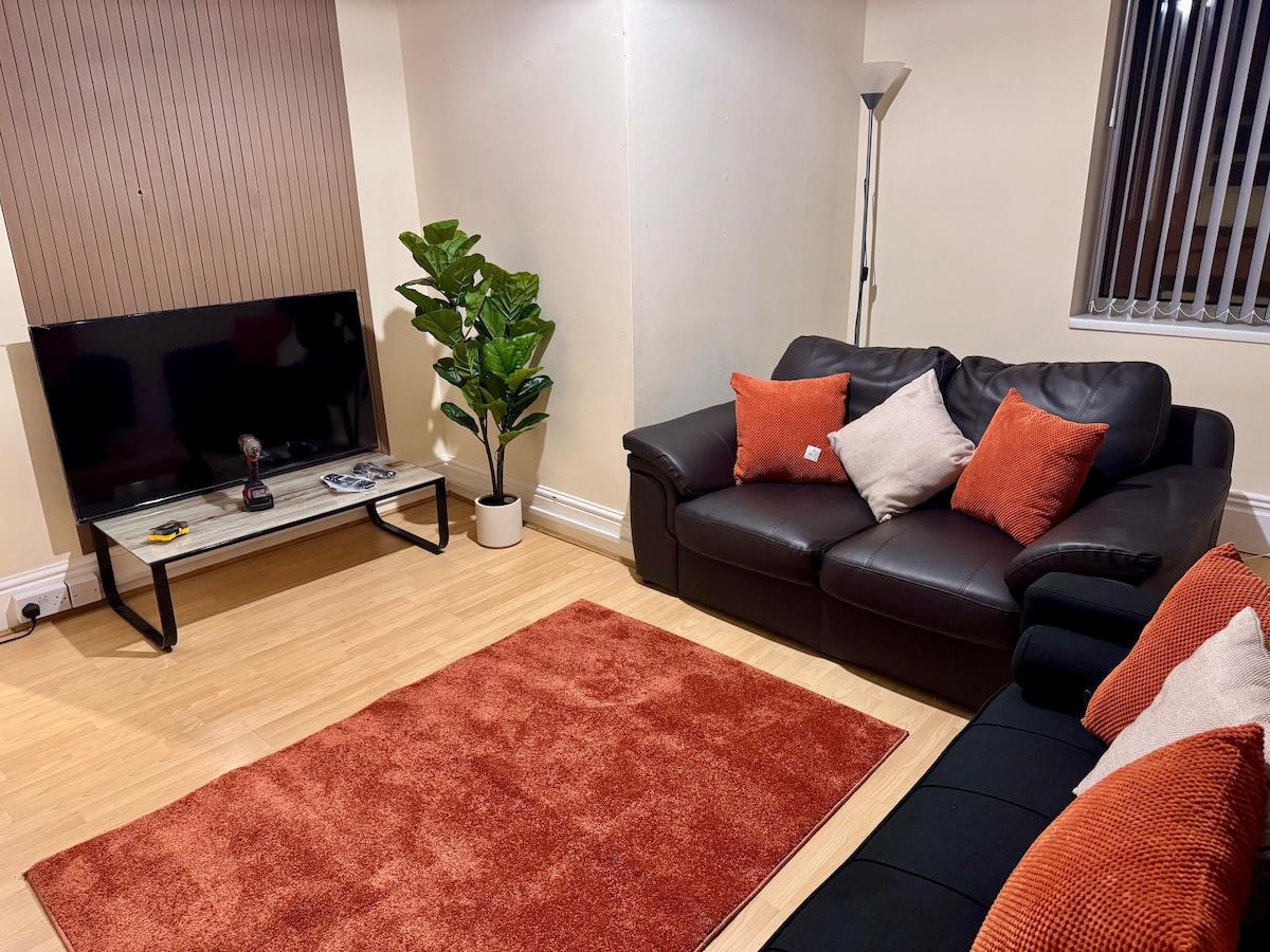 Contractor & Family Stay • 2BR House • Parking3