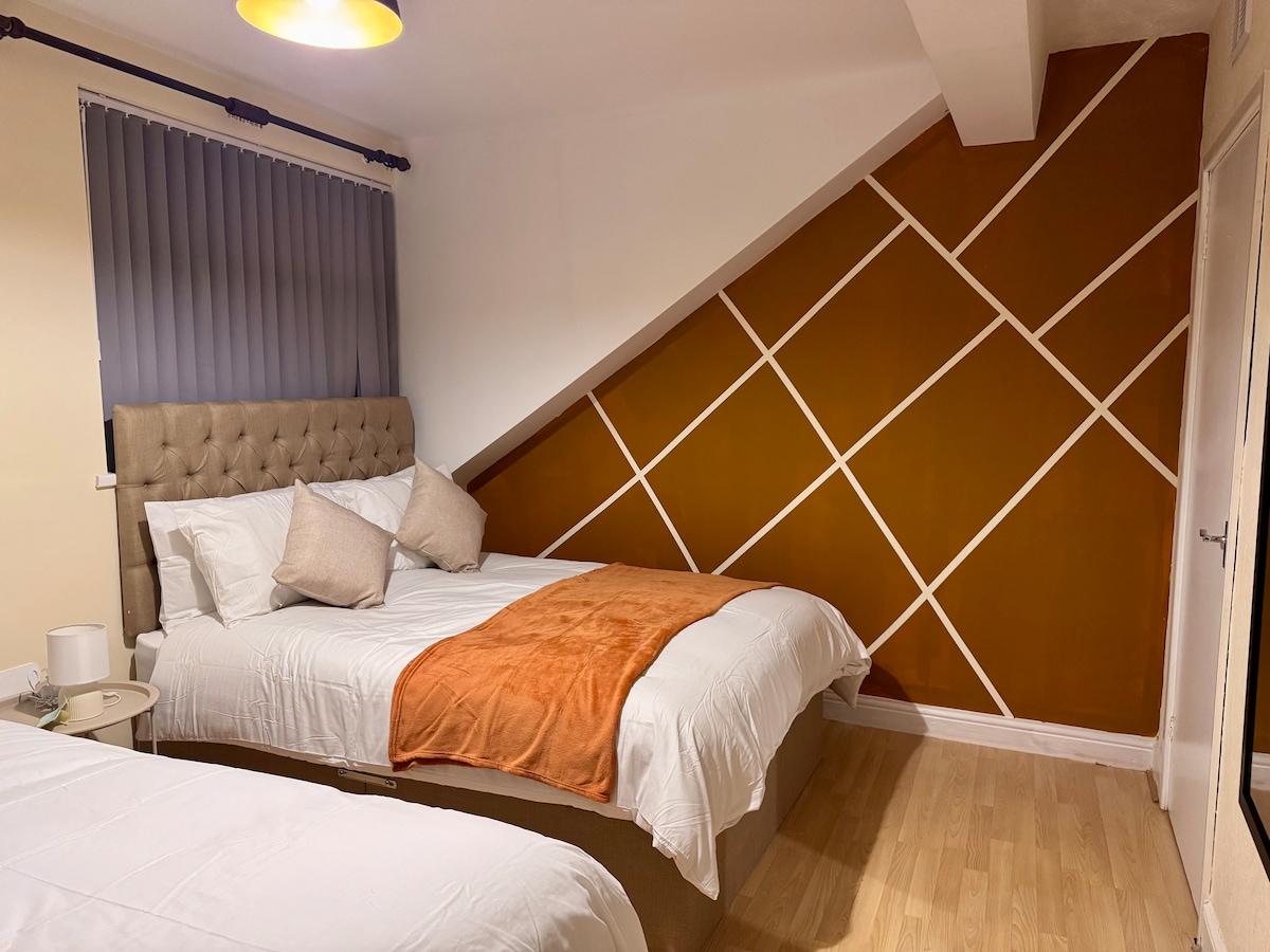 Contractor & Family Stay • 2BR House • Parking4