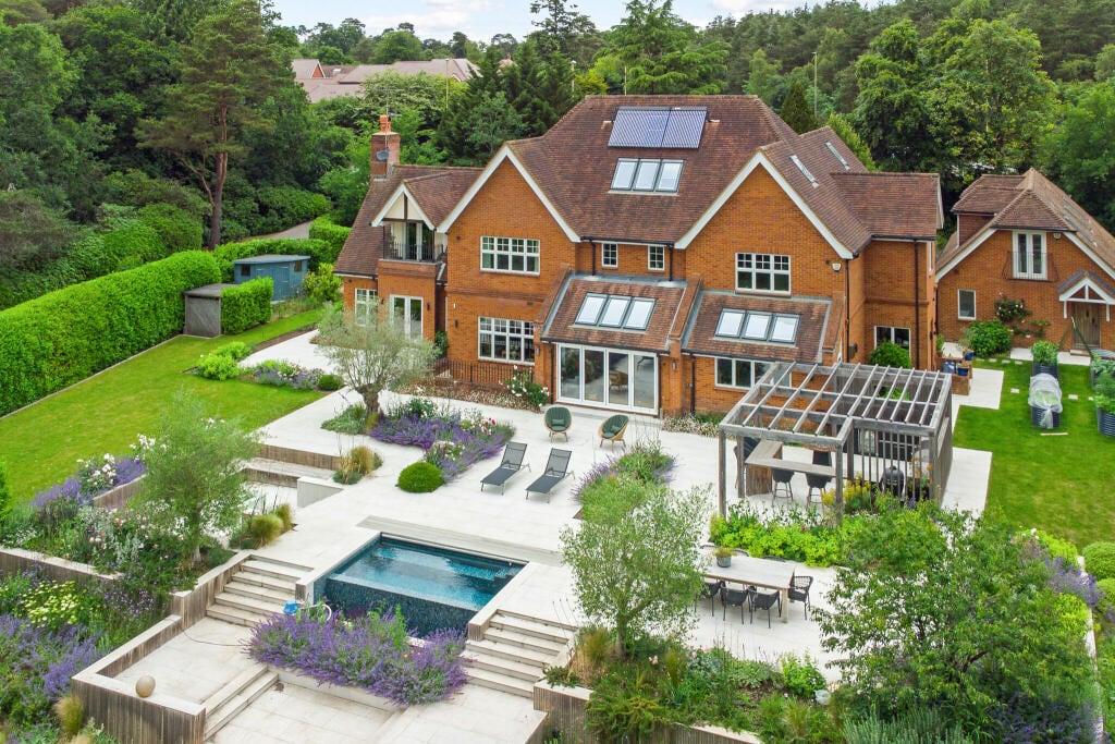 Luxury Mansion Farnham | pool gym EV Charger annex