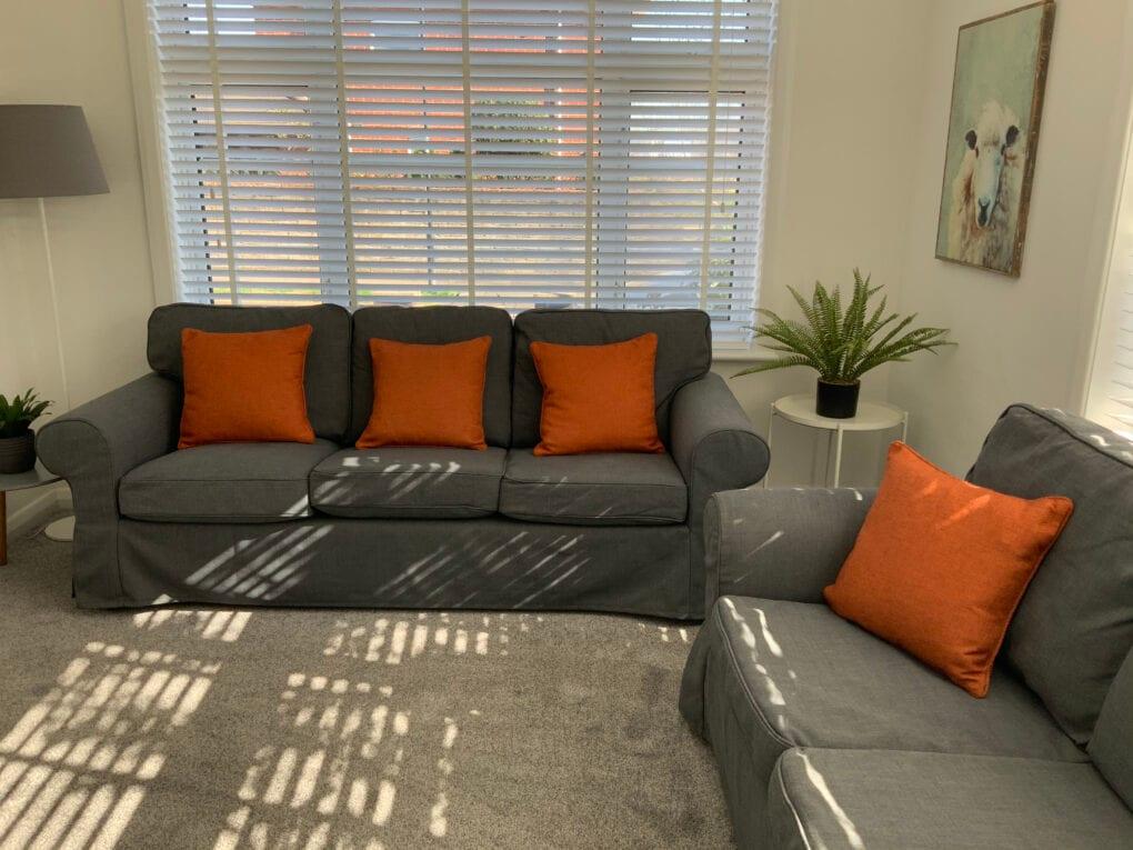 AwayOnBusiness | Light Sunny Detached House Garden2