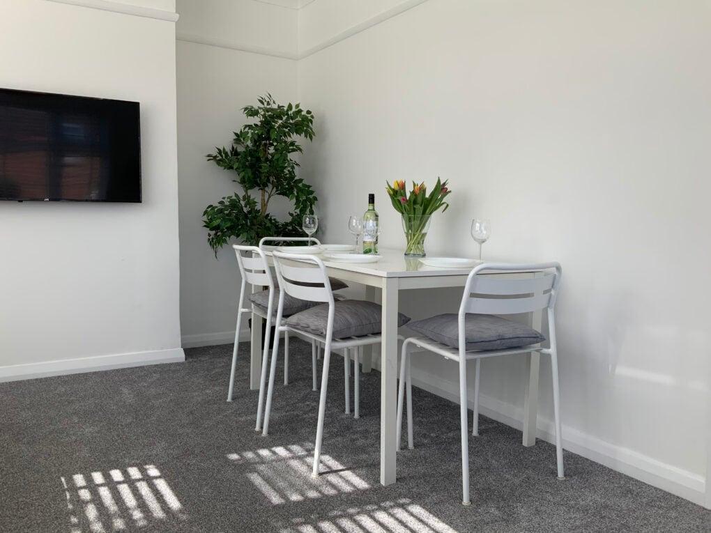 AwayOnBusiness | Light Sunny Detached House Garden5