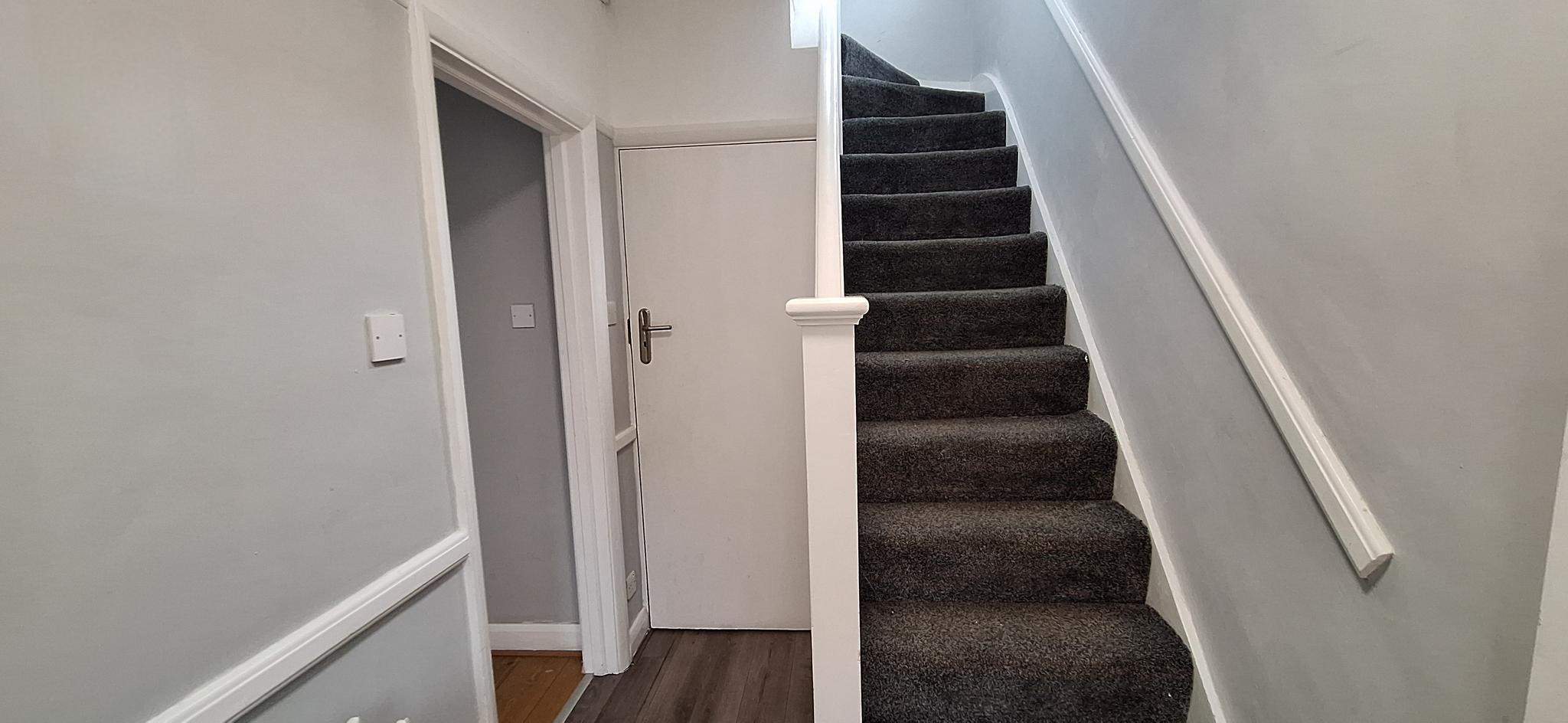 Large House Greenford Free parking2