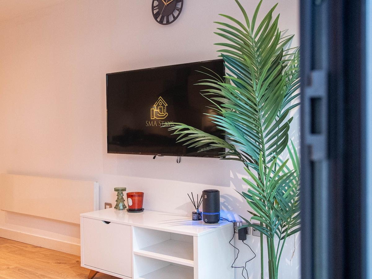 Leeds Waterside Balcony Retreat 2 Bed 2 Bath3